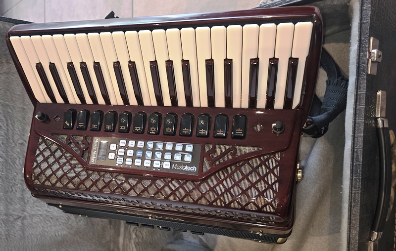 rico oestergaard grenaa beltuna guld piano2